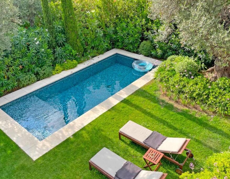 Calm With Swimming Pool & Garden, Within Easy Walking Distance To Village Tourrettes-sur-Loup